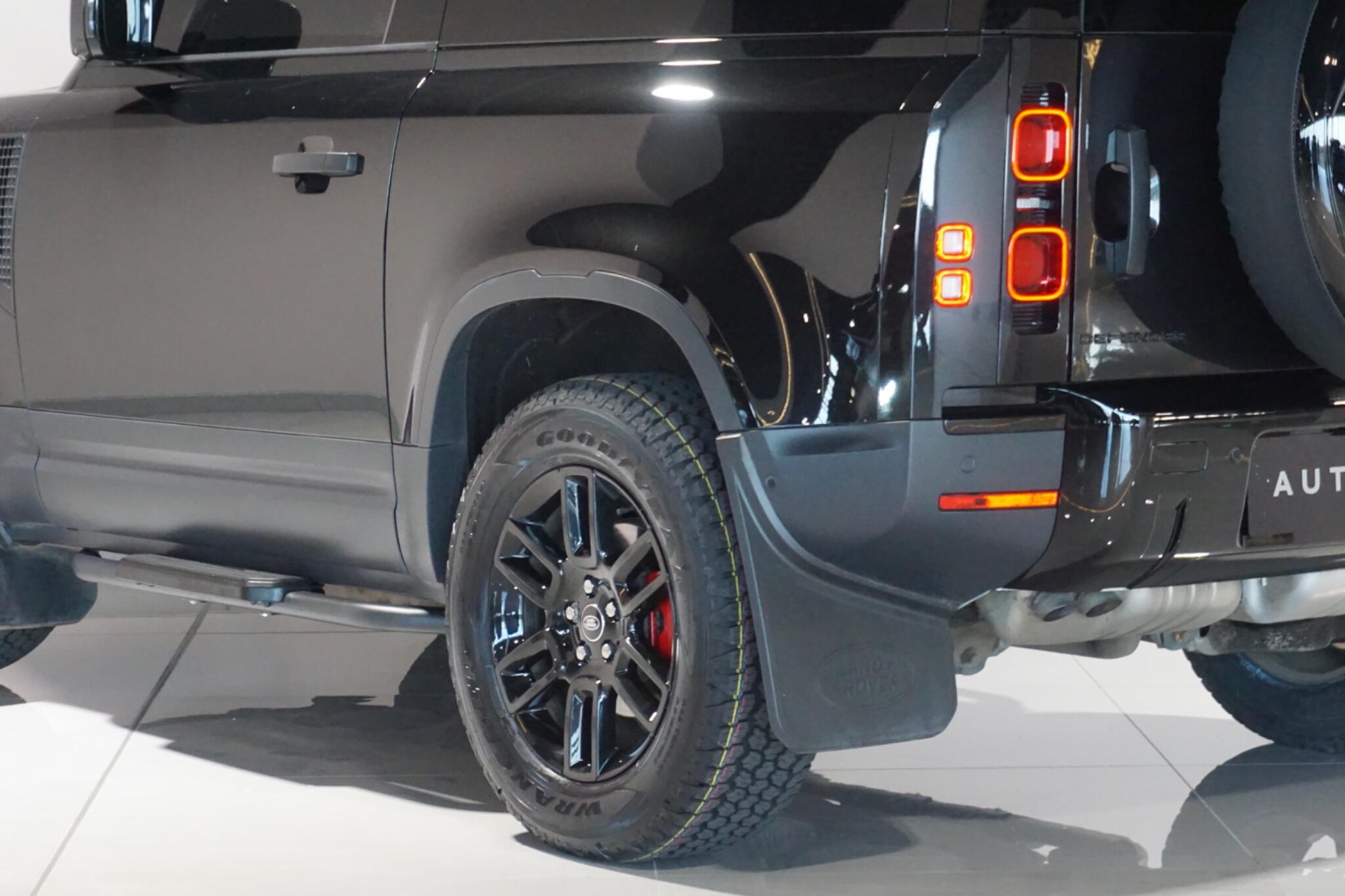 Land Rover Defender 90 3.0 D250 MHEV Hard Top SUV 3dr Diesel Auto 4WD SWB Euro 6 (s/s) (250 ps)